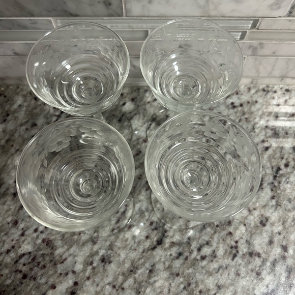 vintage Manhattan etched crystal glasses - Picture 3 of 6
